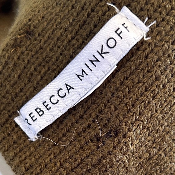 Rebecca Minkoff scarf and hat in excellent condition. - Picture 2 of 2